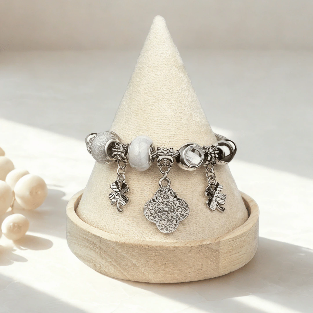LV-BR-35 Bracelet jonc câble argenté femme à perles coulissantes, charm trèfle pavé de strass et trèfles ajourés