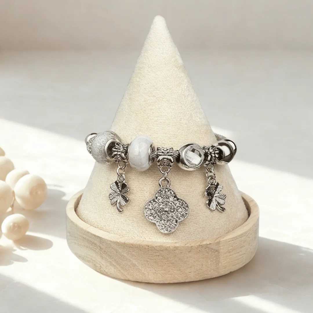 LV-BR-35 Bracelet Jonc Câble Argenté – Perles Coulissantes & Charms Trèfles (Pavé et Ajouré) en Acier Inoxydable – Image 1