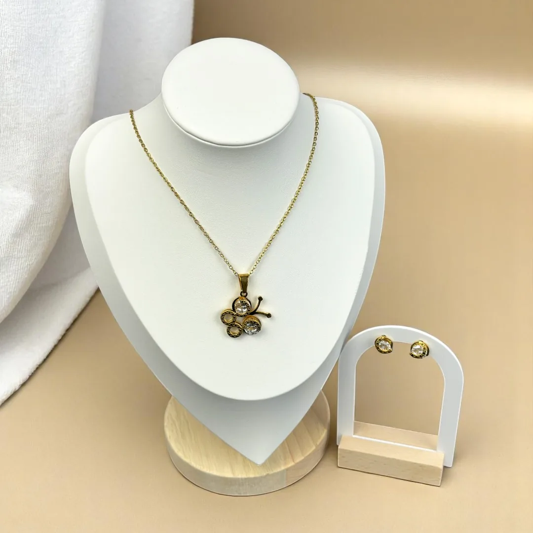Parure Papillon Doré – Collier & Boucles Brillants en Acier Inoxydable – Image 1