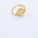 Bague femme dorée motif couronne détail nacré chic – Image 2