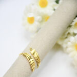 Bague femme dorée ouverte motif feuilles délicates – Image 2
