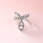 Bague femme argentée maillon avec charm ovale chic