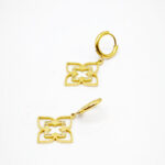Boucles d’oreilles créoles pendantes dorées motif ajouré femme – Image 2