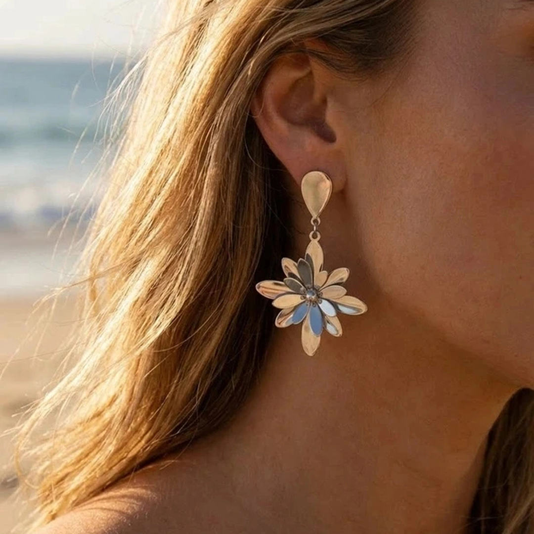 LV-BO-34 Boucles d’oreilles pendantes dorées fleur pétales femme – Image 1