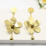Boucles d’oreilles pendantes dorées fleur longues femme – Image 2