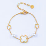 Bracelet doré femme motif trèfle blanc et perles chic – Image 2