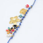 Bracelet femme bleu doré breloques fleurs multicolores – Image 2