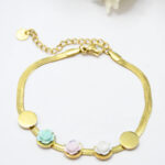 Bracelet doré femme fleurs pastel chaîne plate ajustable