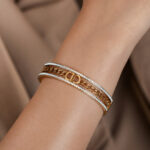 Bracelet jonc doré femme maille chaîne détails brillants