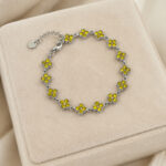 Bracelet argenté femme fleurs jaunes scintillantes – Image 3