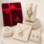 Coffret parure bijoux dorés montre arbre de vie femme