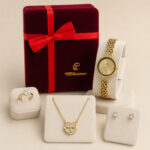 Coffret bijoux doré femme avec montre et parure trèfle