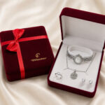Coffret bijoux argenté femme montre et parure trèfle – Image 5