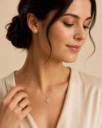 Coffret bijoux doré femme montre et parure trèfle élégant – Image 2