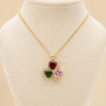 Parure dorée femme pendentif trèfle multicolore chic – Image 5