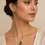 Parure dorée femme pendentif trèfle multicolore chic – Image 8