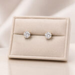 Parure dorée femme pendentif à ovales et puces brillantes – Image 3