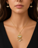 Parure dorée femme médaillon libellule et papillons