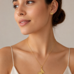 Parure dorée femme collier papillon ajouré élégant