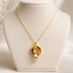 Parure collier boucles dorée cercle effet écaille femme – Image 4