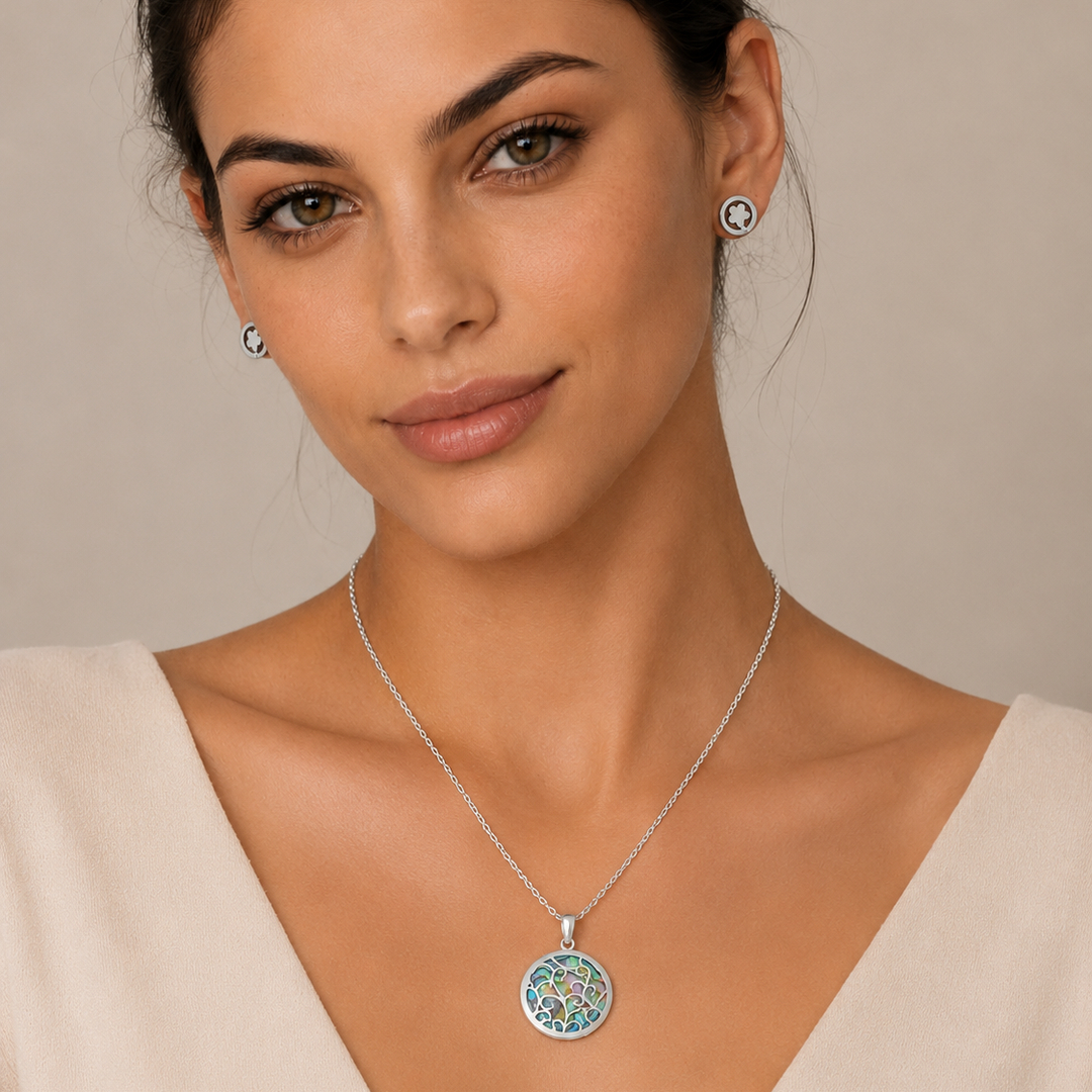LV-CF-83 Parure argentée collier rond irisé et trèfle femme – Image 1