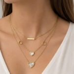 Parure dorée collier multirang cœurs et puces femme – Image 2