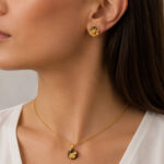 Parure dorée collier fleur bicolore et puces femme