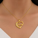 Parure dorée collier cœur Love et boucles d’oreilles femme – Image 2