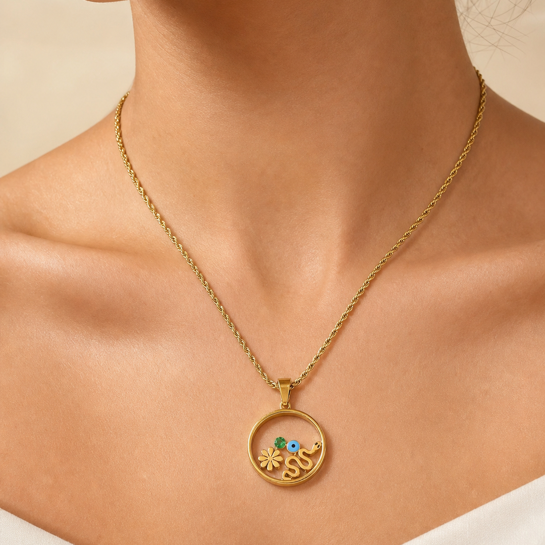 LV-CL-26__from-png Collier doré acier inoxydable pendentif rond femme – Image 1