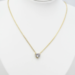 Collier doré femme avec pendentif cœur clair brillant