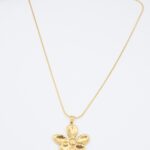 Collier doré femme pendentif grande fleur en relief chic