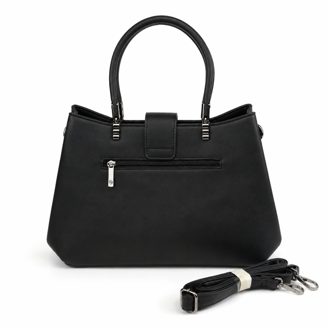 Sac à main noir vu de dos avec poche extérieure zippée et bandoulière posée devant