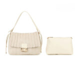 Sac épaule beige plissé avec fermoir doré chic femme – Image 7